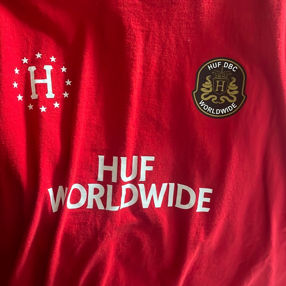 Red huf worldwide t shirt size xl